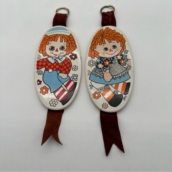 Vintage Raggedy Ann & Andy Wall Plaques Enesco 1970's Ceramic 6 Inches - Picture 1 of 6
